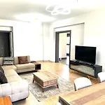 Family Luxury Apartment 3 Bedroom 1 Saloon